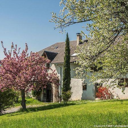 Gite Du Porche Saint-Jean-de-la-Porte 外观 照片