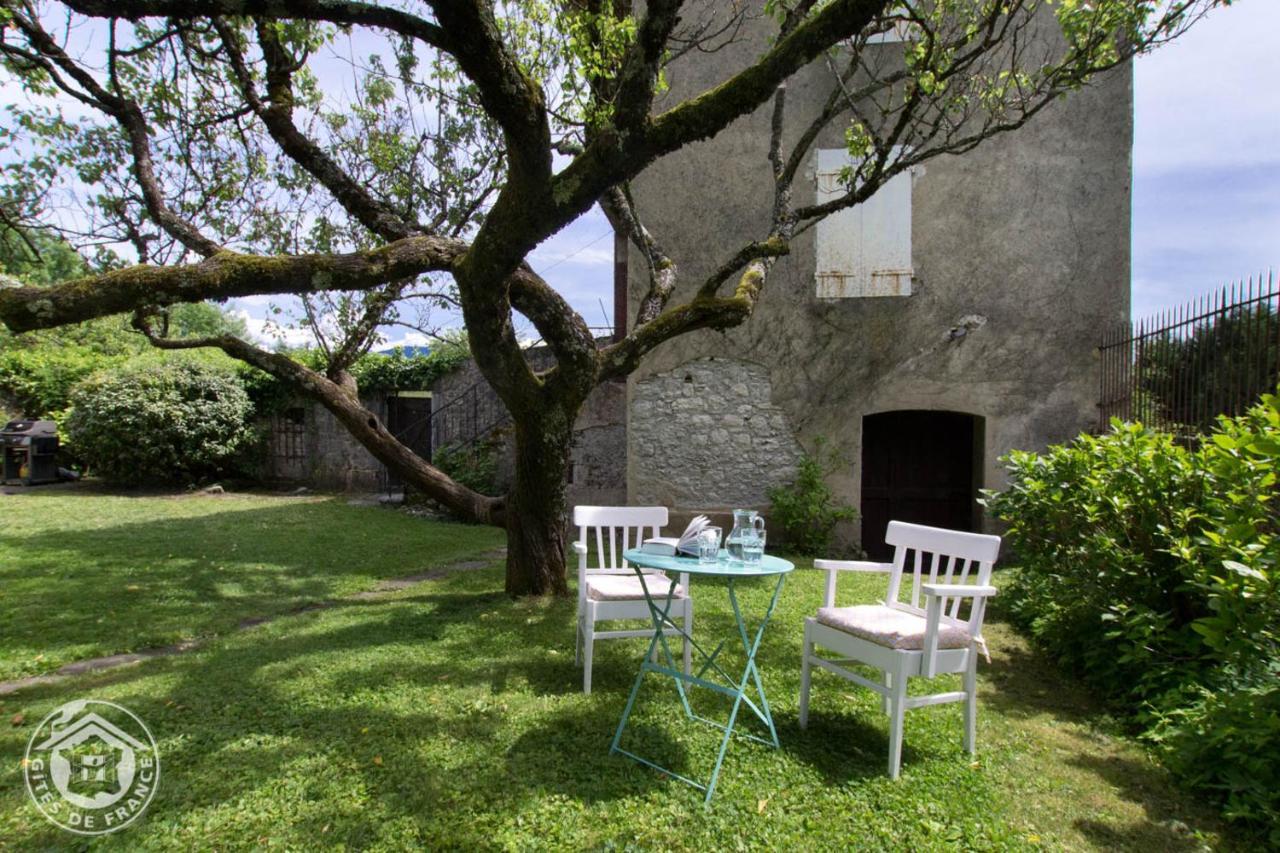 Gite Du Porche Saint-Jean-de-la-Porte 外观 照片
