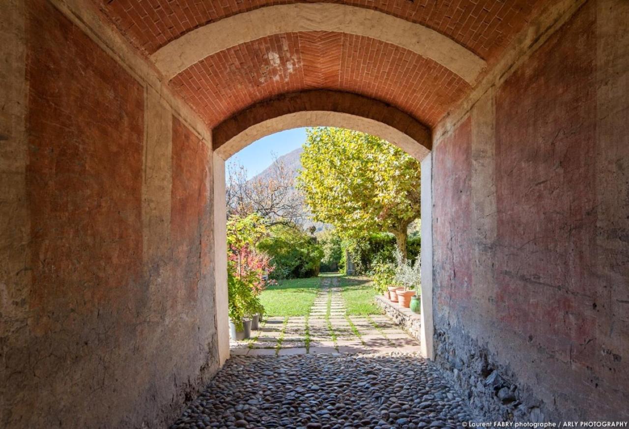 Gite Du Porche Saint-Jean-de-la-Porte 外观 照片